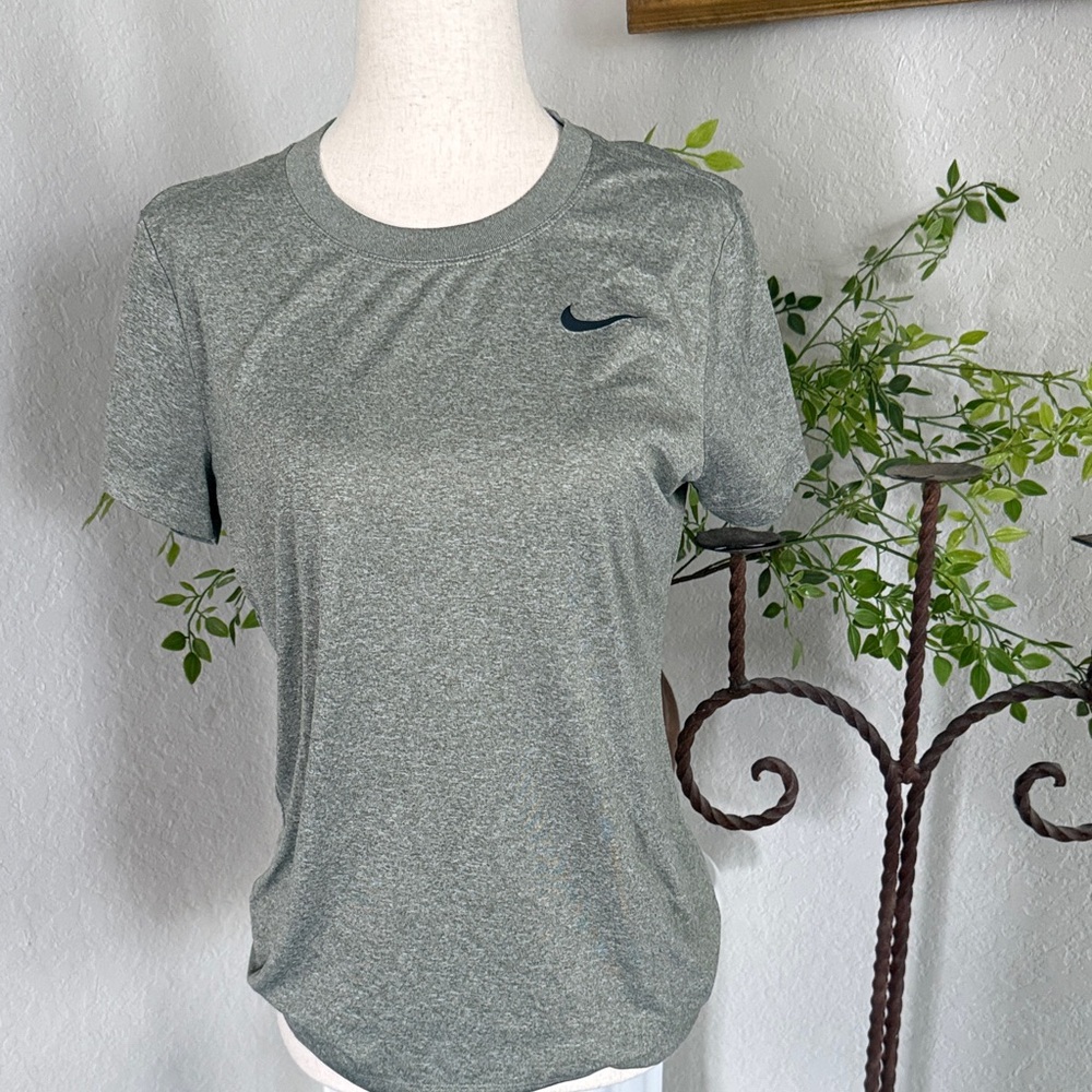 Nike Women's Heather Gray Short Sleeve Tee